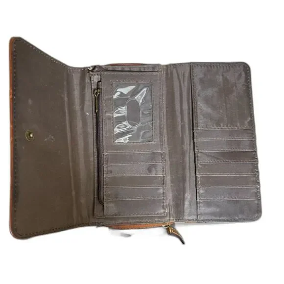 BOC Embossed Saddle Leather Tri-Fold Large Wallet - Picture 4 of 4